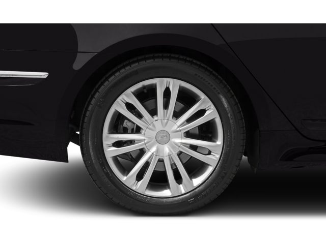 2014 Hyundai Genesis 4dr Rear-wheel Drive Sedan 5.0 R-Spec 106-Tires