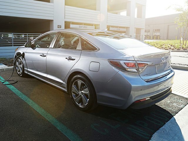 2016 Hyundai Sonata Plug-In Hybrid 4dr Sedan Base 0-OEM Supplied Custom Image
