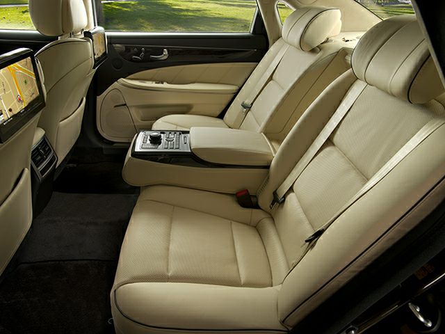 2015 Hyundai Equus 4dr Rear-wheel Drive Sedan Signature 0-OEM Supplied Custom Image